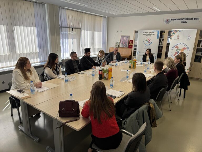 „ŽIVIMO JEDNI SA DRUGIMA, A NE JEDNI PORED DRUGIH“